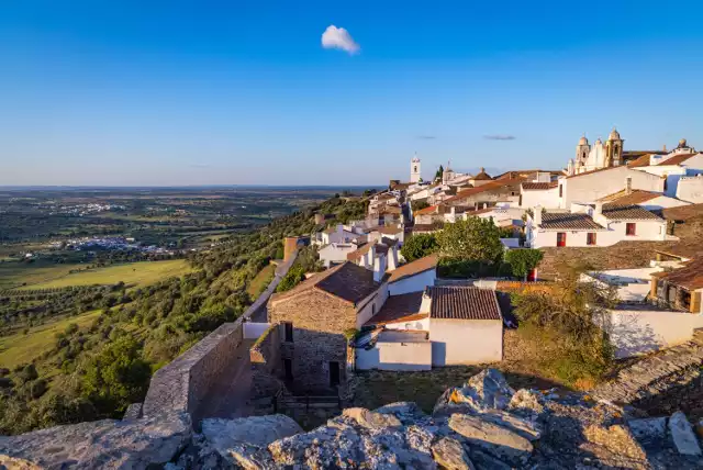 Poznajcie najpiękniejsze zakątki Portugalii, w których nie spotkacie tłumów – w tych lokalizacjach odpoczniecie w ciszy i spokoju.