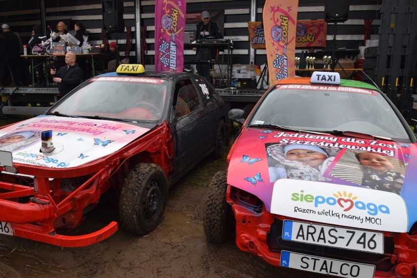 Wrak Race na polu w Wiśniewie w gminie Sępólno Krajeńskie