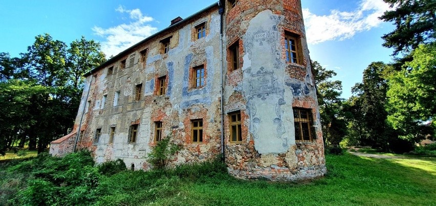 Zamek w Broniszowie, sierpień 2020 r.