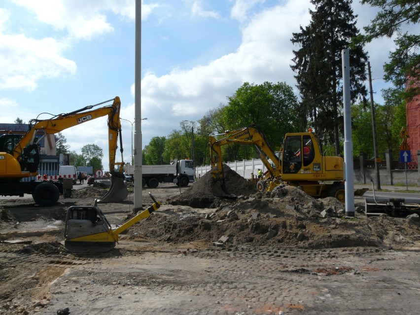 Korki na ulicy Grota Roweckiego w Pabianicach. Utrudnienia przez remont ul. Kilińskiego