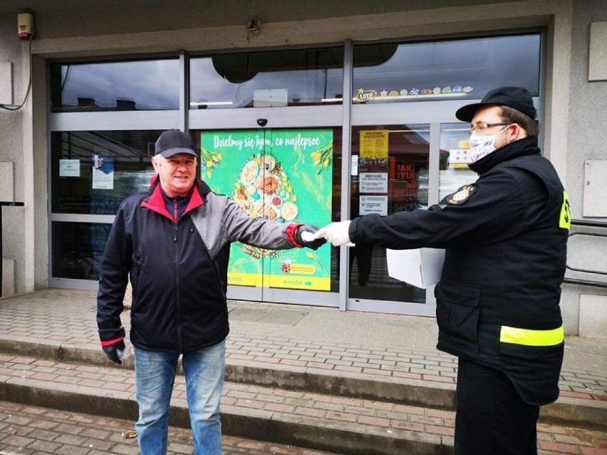 Maseczki rozdawane w gminach i w Łebie. W Lęborku można się po nie zgłosić