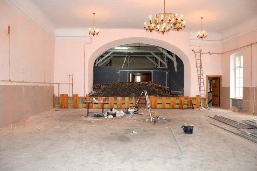 Trwa remont sali widowiskowej w Centrum Kultury w Głuszycy
