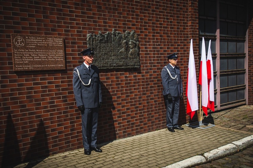 Inscenizacja osadzenia J. Piłsudskiego i szefa sztabu K. Sosnkowskiego w areszcie w Gdańsku [zdjęcia]