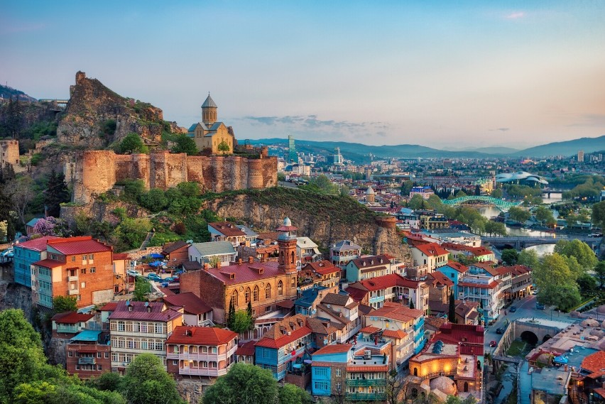 Stolica Gruzji, Tbilisi, łączy stare tradycje z nowoczesną...