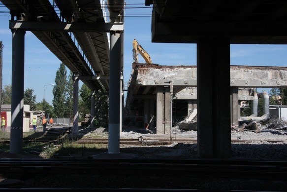 Konin. Trwa rozbiórka wiaduktu Briańskiego [ZDJĘCIA]