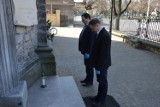 10. rocznica katastrofy smoleńskiej w Opocznie. Władze miasta i powiatu uczciły pamięć ofiar [zdjęcia]