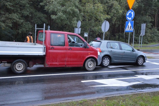 Uciekał ciągnikiem policji w lesie i po polu
