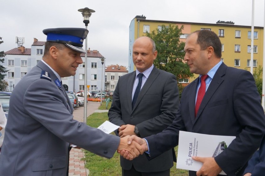 Policja w Kłobucku ma pięć nowych samochodów [ZDJĘCIA]