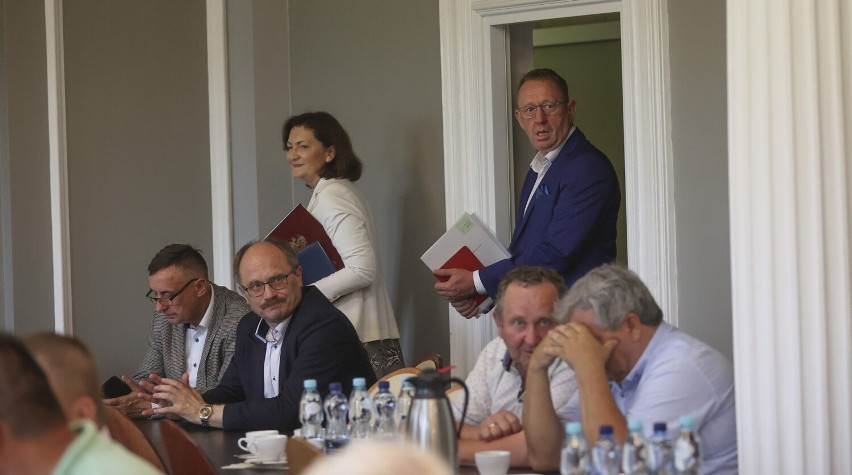 Spotkanie ministra rolnictwa Roberta Telusa z rolnikami ziemi podkarpackiej i lubelskiej w Rzeszowie [ZDJĘCIA]