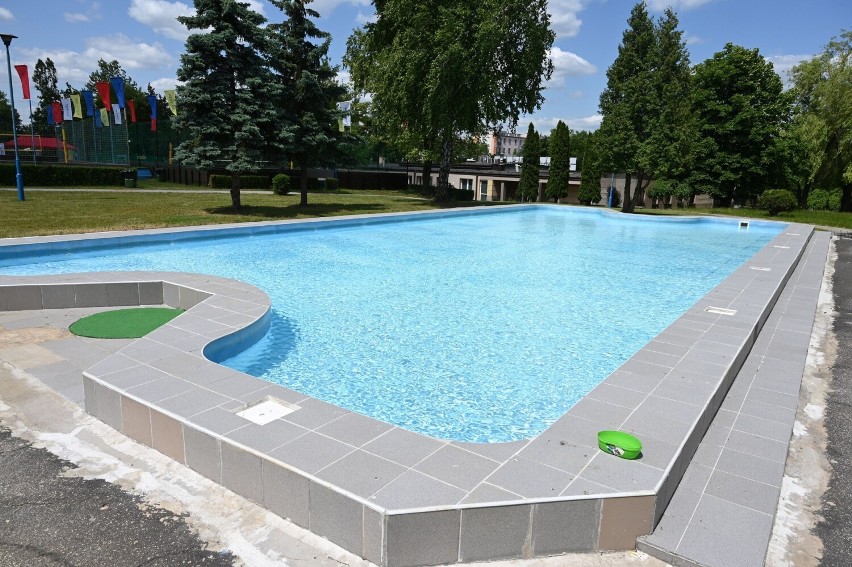Jedyny letni basen przy ulicy Szczecińskiej w Kielcach gotowy na lato. Zobacz zdjęcia