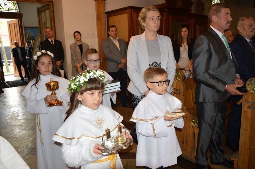 Pierwsza Komunia Święta w parafii NMP Królowej Polski w Lęborku 2019. Jak było przed rokiem?