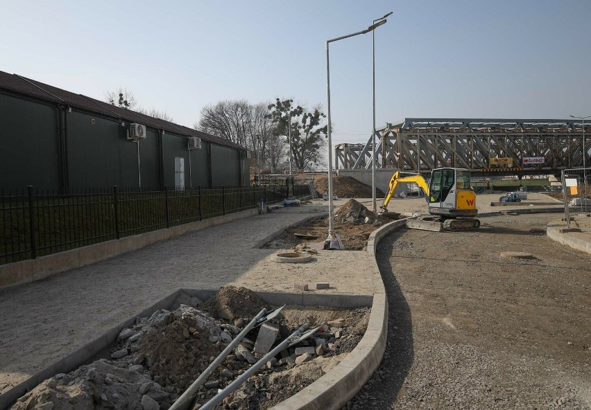 PKP: zakończenie robót drogowych pod nowym mostem w Przemyślu, przewidziane jest w marcu. Ważna zmiana dla kierowców [ZDJĘCIA]