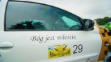 Katowicki ksiądz ma rajdowy samochód z cytatami z Biblii [WIDEO+ZDJĘCIA]