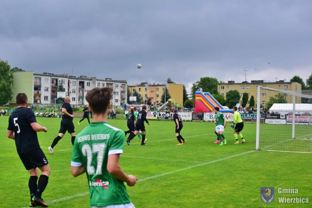 GKS Ogniwo Wierzbica podczas sobotniego  meczu wywalczyło awans do IV ligi. fot.