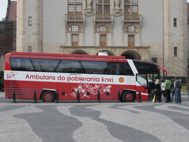 Ambulans do oddawania krwi pojawi się w czwartek i piątek w Poznaniu