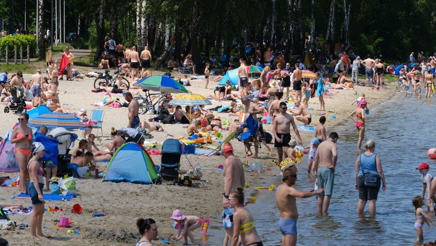 Zagłębiacy i nie tylko spędzają czas nad Pogorią...