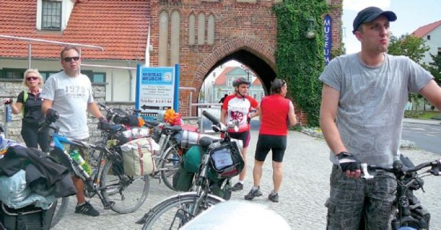 Miłośnikom rowerowych eskapad proponujemy wycieczkę nad Bałtyk, ...
