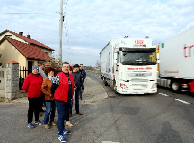 Mieszkańcy Paskrzyna proszą o lustro, by było bezpieczniej