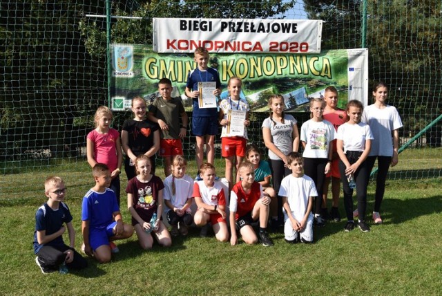 Konkurencją otwierającą tegoroczną rywalizację sportową były Mistrzostwa Powiatu w Indywidualnych Biegach Przełajowych Szkół Podstawowych w ramach „Igrzysk Dzieci”.