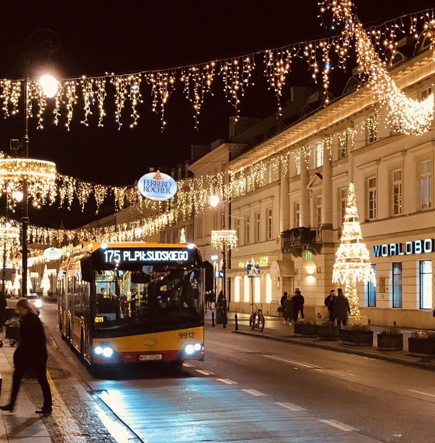 Weekendowe utrudnienia w ruchu, 11-12 stycznia Warszawa. Finał WOŚP i prace przy POW wymuszą zmiany tras autobusów oraz zamknięcie ulic