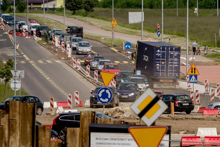 Obwodnica Wałbrzycha. Zmiany przy rondzie Tesco. Jedziemy nową drogą (ZDJĘCIA)