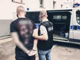 Rudzka policja zatrzymała grupkę oszustów, którzy wyłudzali pieniądze metodą na "policjanta". To mieszkańcy Bytomia i Zabrza