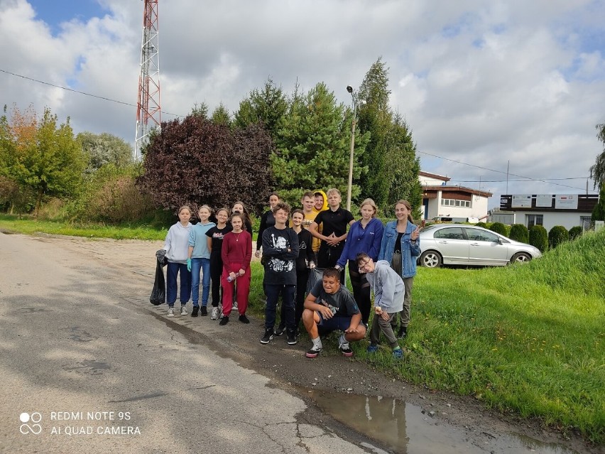 Gm. Stare Pole. Uczniowie i nauczyciele podstawówki już "posprzątali świat" 