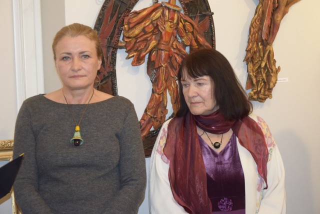 W skierniewickiej Akademii Twórczości odbył się w czwartek, 21 listopada, wernisaż wystawy  rzeźb Zenony Klepaczki oraz prac ceramicznych jej córki Joanny Grabowskiej. Prace tych dwóch artystek odwołują się do piękna natury i są pełne mistycznych ekspresji.