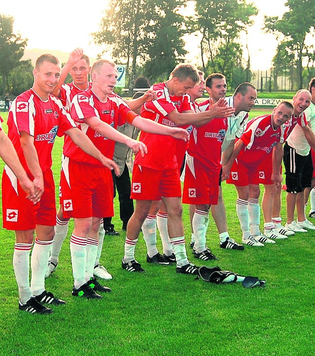 &#8233;Wszyscy piłkarze Bytovii, poza uprawianiem sportu,  pracują na pełnych etatach.