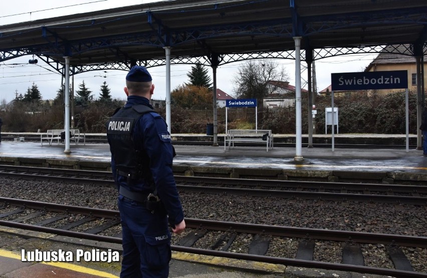 Policjant z Krosna Odrzańskiego uratował mężczyznę, który...