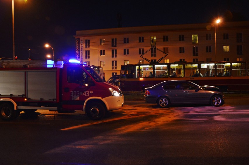 Wypadek na al. Politechniki w Łodzi: dwa samochody zderzyły się ze sobą, 2.10.2015