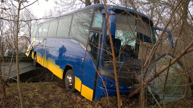 Wypadek miał miejsce na skrzyżowaniu ul.Krakowskiej z ul. Minerską, w poniedziałek 18 grudnia ok. 10:00