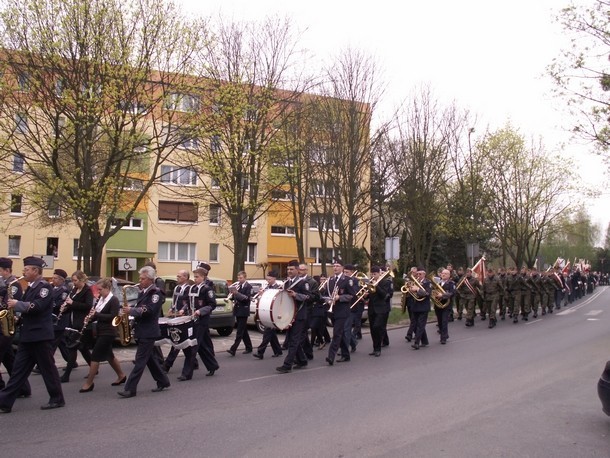 Śremianie oddają hołd ofiarom zbrodni katyńskiej [ZDJĘCIA]