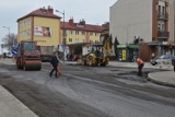 Ulica Okólna w Ostrowcu w remoncie. Są utrudnienia w ruchu i nowe trasy autobusów (ZDJĘCIA, WIDEO) 