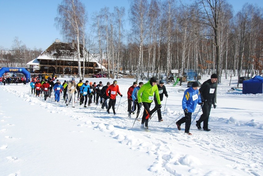 Olsztyn: III Jurajski Puchar w Nordic Walking rozpoczęty.Wystartowało 101 chodziarzy [ZDJĘCIA]