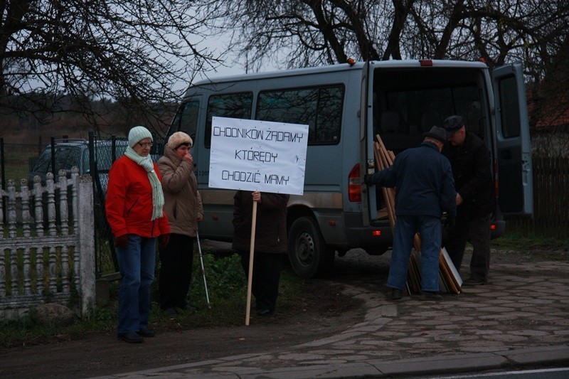 Międzybórz: Blokada drogi krajowej 25 w Oskiej Pile