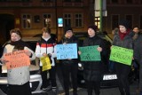 Spontaniczny spacer, protest przed sądem w Legnicy [ZDJĘCIA]