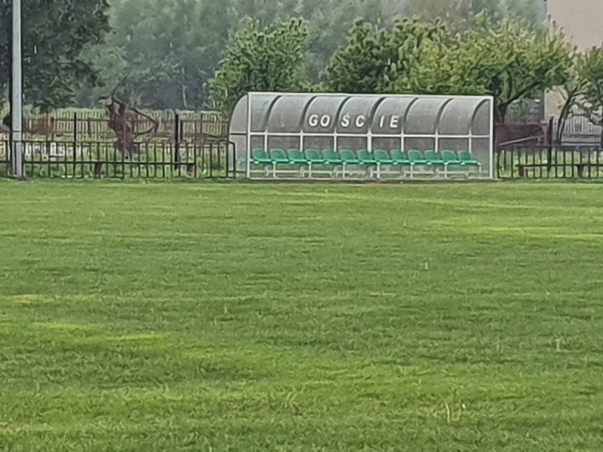 Ryczów. Stadion czwartoligowego Orła ma nową trybunę. Jest piękna!