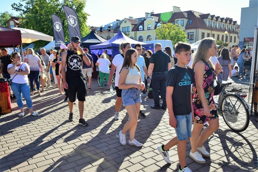 Jarmark Dominikański 2022 w Tarnobrzegu zakończony! W niedzielę przez Rynek przewinęły się tłumy. Robiliście zakupy? Zobaczcie zdjęcia  