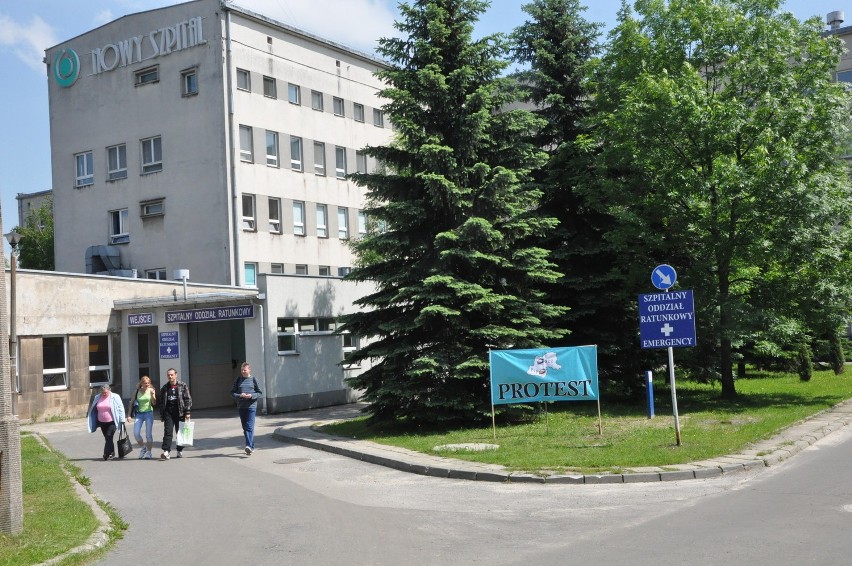 Czarny protest w Nowym Szpitalu w Olkuszu. Pracownicy domagają się podwyżek