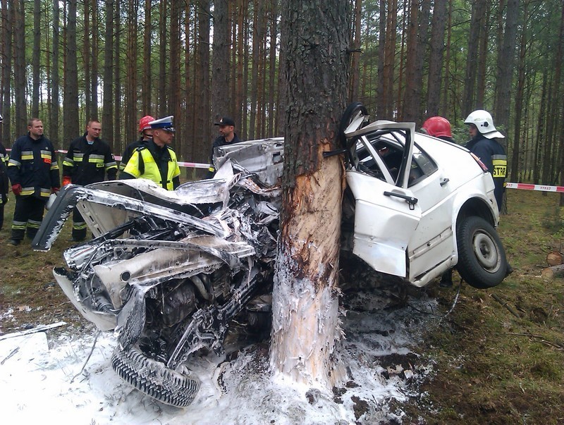 Śmiertelny wypadek na łuku drogi