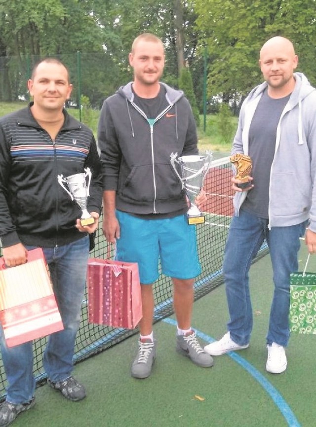 Najlepsi zawodnicy turnieju dla dorosłych, od lewej: Wojciech Hapka, Szymon Kuffel i Stanisław Grabowski