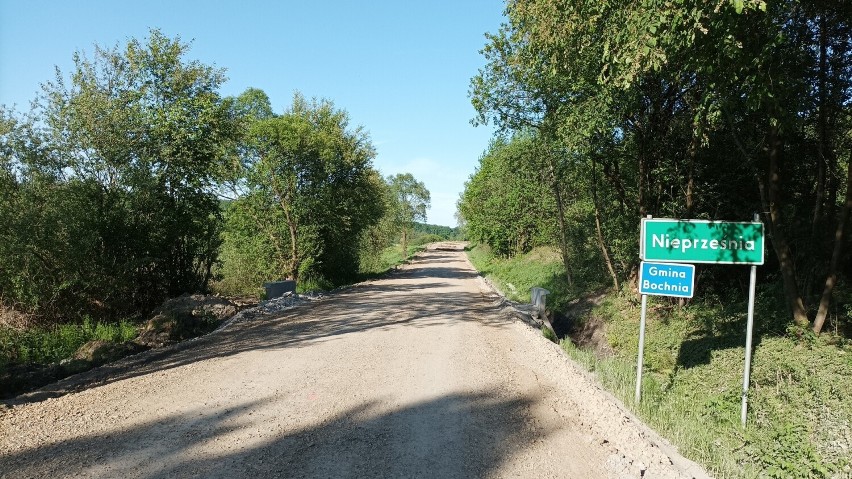 Przebudowa odcinka o długości 1,4 kilometra  drogi...