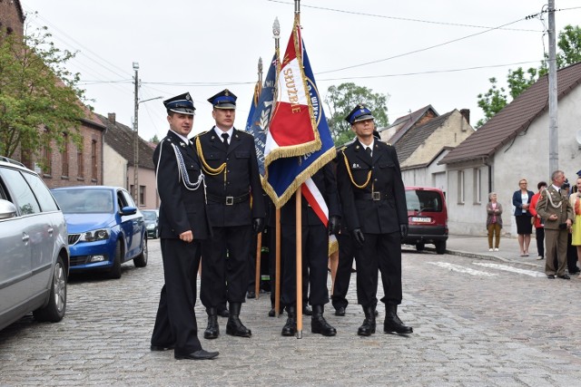 Wielka uroczystość w Bobrowicach, podczas której poświęcona została remiza i świetlica. Doszło też do oficjalnego otwarcia drogi powiatowej.