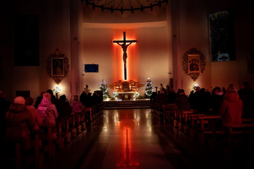 Pasterka w Sanktuarium Relikwii Drzewa Krzyża Świętego w Wałbrzychu (ZDJĘCIA)