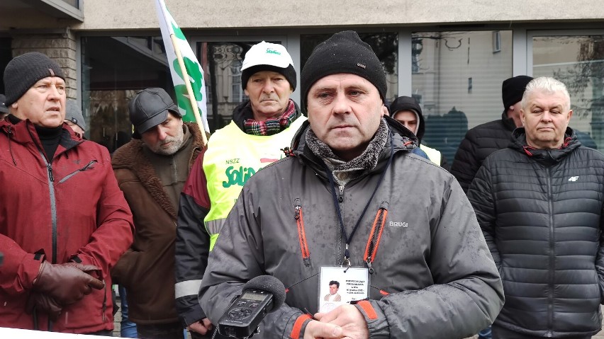 Protest rolników przed prokuraturą w Piotrkowie 7.12.2022