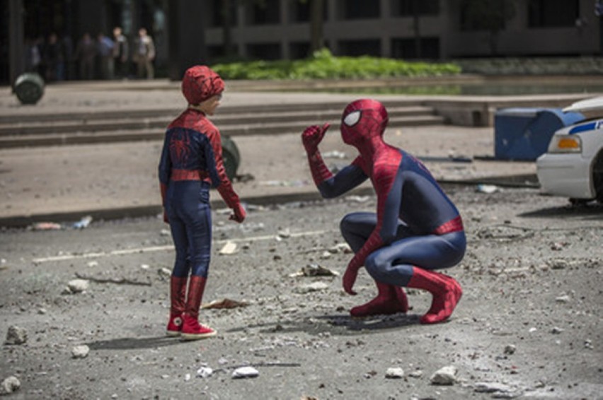 Amerykańskie kino akcji z elementami SF. Peter Parker ma...