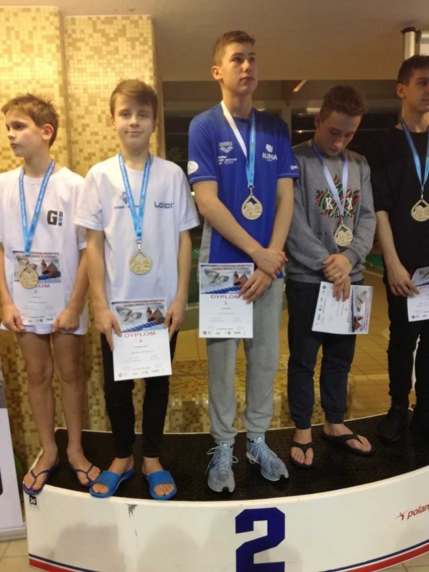 Medale pływaków MAL WOPR w Międzynarodowym Grand Prix Warmii i Mazur. Paula z kolejnymi nieoficjalnymi rekordami Polski