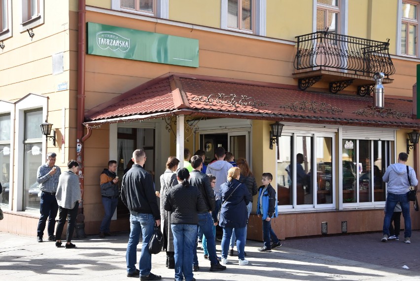 Tarnów. Wiosna w mieście! Tłumy w Parku Strzeleckim i kolejki do lodziarni [ZDJĘCIA]