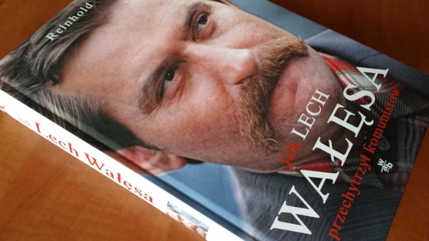 Biografia Lecha Wałęsy z jego autografem

Gdańsk dał do...